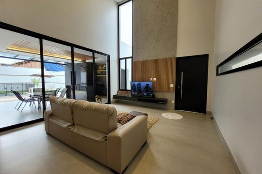 Sala de casa de condomínio para alugar com 4 quartos, 260m² em Shopping Park, Uberlândia