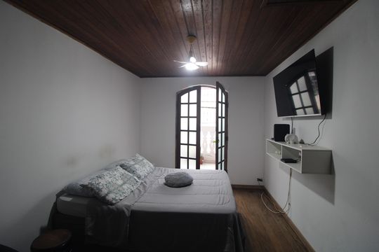 Quarto 1 de casa à venda com 3 quartos, 140m² em Conjunto Habitacional Brigadeiro Faria Lima, São Paulo