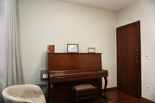 Sala  de apartamento à venda com 3 quartos, 90m² em Silveira, Belo Horizonte