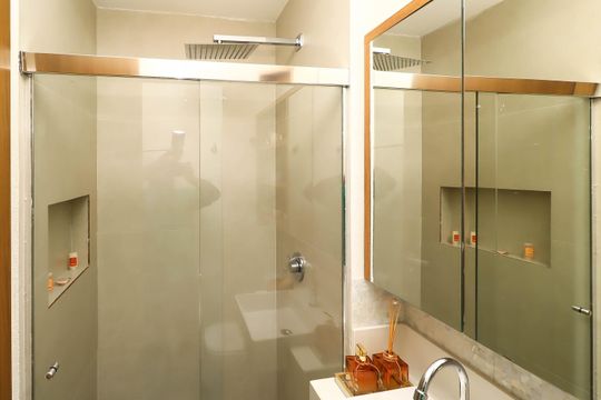 Banheiro de apartamento para alugar com 1 quarto, 26m² em Costa Azul, Salvador