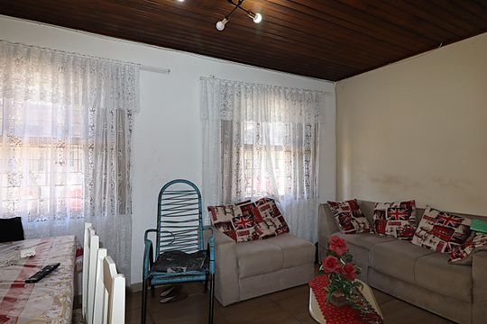 Sala de casa à venda com 2 quartos, 80m² em Jardim Carvalho, Porto Alegre