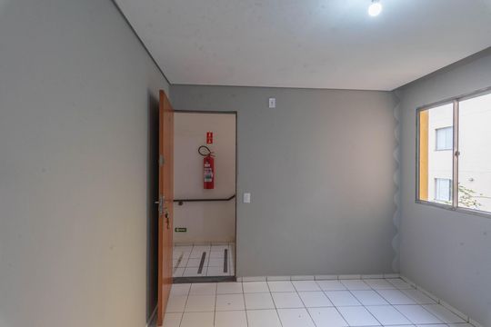 Sala de apartamento à venda com 2 quartos, 45m² em Vila Abaeté, Campinas