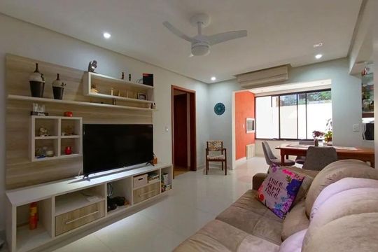 Sala de apartamento para alugar com 3 quartos, 80m² em Petrópolis, Porto Alegre