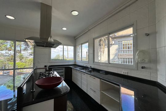 Cozinha de casa de condomínio à venda com 4 quartos, 600m² em Alphaville, Santana de Parnaíba