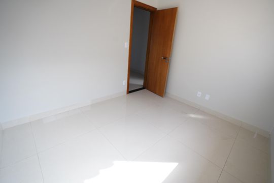 Casa à venda com 5 quartos, 250m² em Jardim América, Goiânia