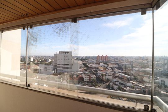 Sacada de apartamento para alugar com 3 quartos, 131m² em Martins, Uberlândia