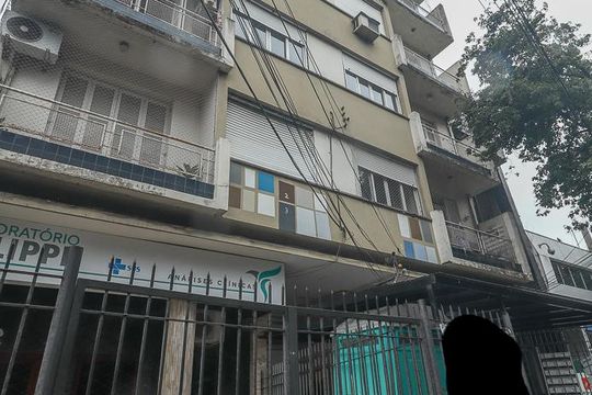 Fachada de apartamento para alugar com 2 quartos, 50m² em Auxiliadora, Porto Alegre