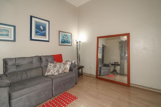 Sala de apartamento para alugar com 2 quartos, 50m² em Auxiliadora, Porto Alegre