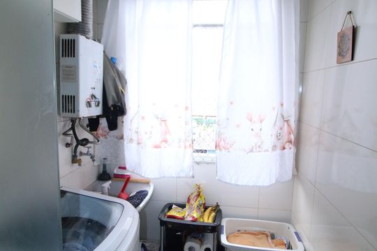 Área de Serviço de apartamento para alugar com 2 quartos, 49m² em Parada de Lucas, Rio de Janeiro