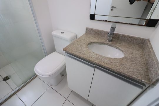 Banheiro da Suíte 1 de apartamento para alugar com 2 quartos, 75m² em Centro, Osasco