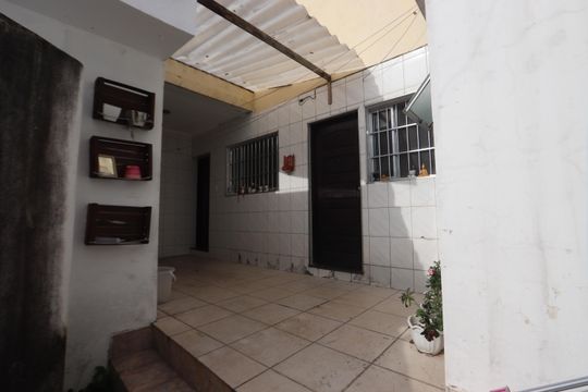 Lavanderia e Quintal de casa para alugar com 2 quartos, 135m² em Chácara Mafalda, São Paulo