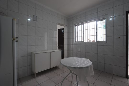 Cozinha de casa para alugar com 2 quartos, 135m² em Chácara Mafalda, São Paulo