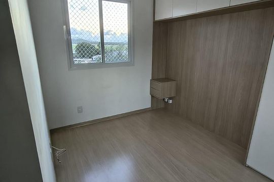 Quarto de apartamento para alugar com 2 quartos, 52m² em Marechal Hermes, Rio de Janeiro