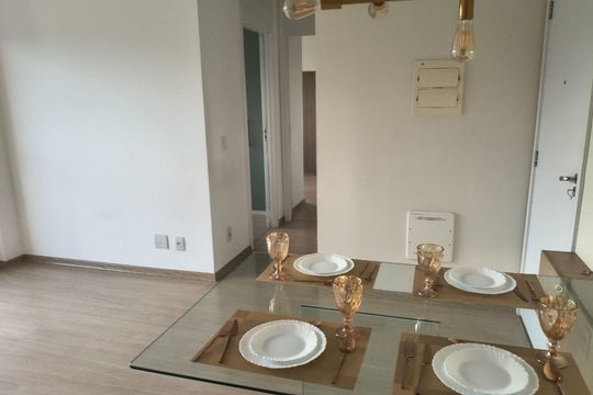 Sala de apartamento para alugar com 2 quartos, 52m² em Marechal Hermes, Rio de Janeiro