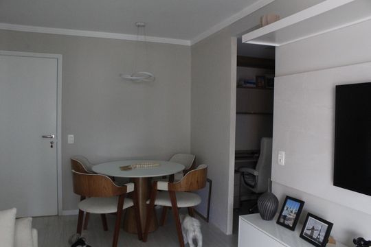 Sala de apartamento para alugar com 2 quartos, 76m² em Barra da Tijuca, Rio de Janeiro