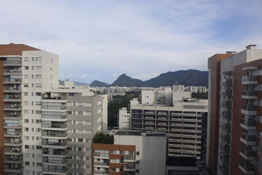 Vista da Rua de apartamento para alugar com 2 quartos, 76m² em Barra da Tijuca, Rio de Janeiro