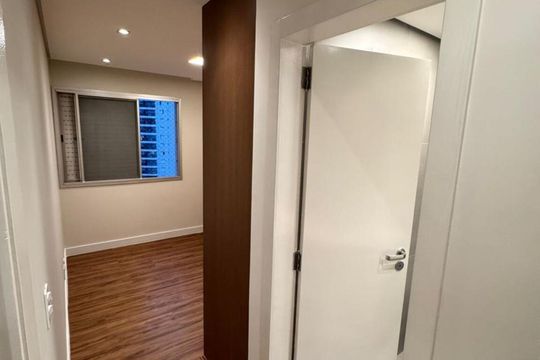 Quarto de apartamento para alugar com 2 quartos, 55m² em Vila Olímpia, São Paulo