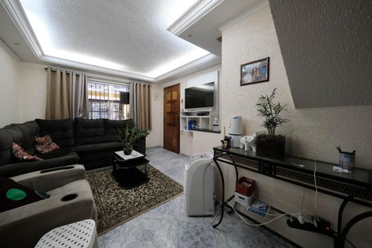 Sala de casa à venda com 3 quartos, 130m² em Jardim Santo Antonio, São Paulo