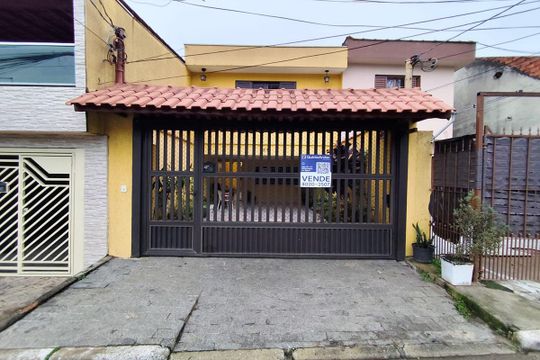 Fachada de casa à venda com 3 quartos, 130m² em Jardim Santo Antonio, São Paulo