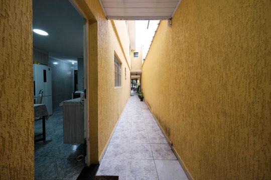 Área externa de casa à venda com 3 quartos, 130m² em Jardim Santo Antonio, São Paulo