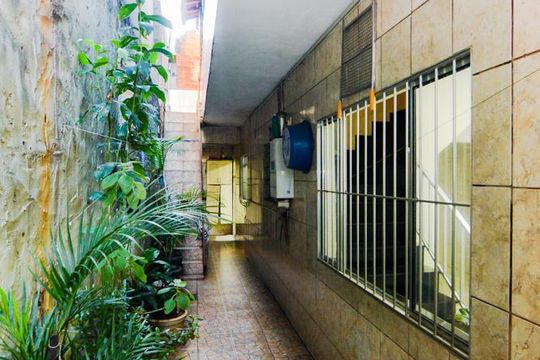 Corredor Lateral de casa à venda com 2 quartos, 150m² em Vila Florida, Guarulhos