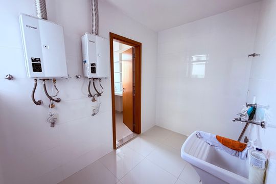 Apartamento para alugar com 5 quartos, 342m² em Santa Helena, Juiz de Fora