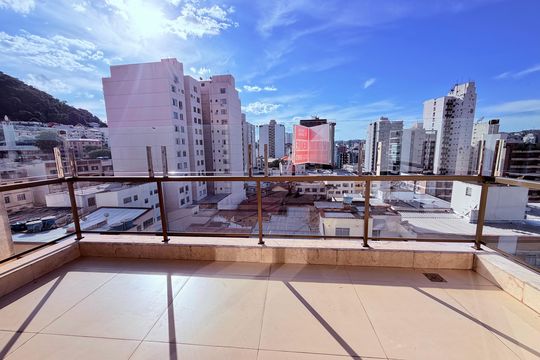 Apartamento para alugar com 5 quartos, 342m² em Santa Helena, Juiz de Fora