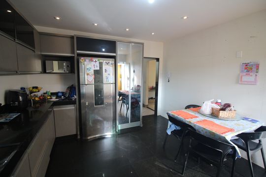 Cozinha de casa à venda com 4 quartos, 300m² em Santa Maria, Belo Horizonte