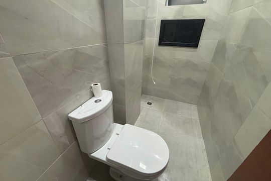 Banheiro  de apartamento para alugar com 2 quartos, 45m² em Vila Santa Maria, Poá