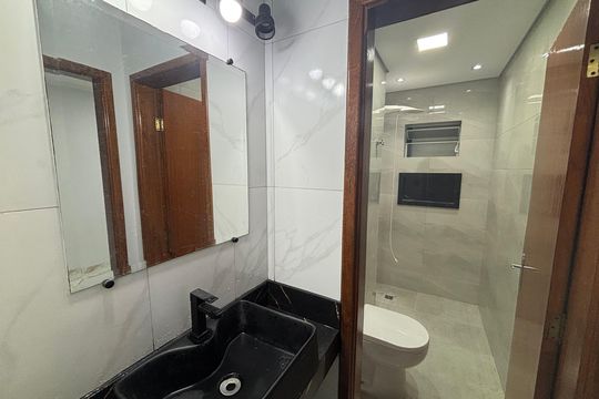 Banheiro  de apartamento para alugar com 2 quartos, 45m² em Vila Santa Maria, Poá