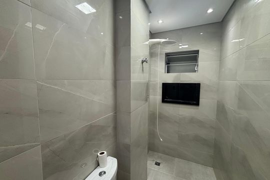 Banheiro  de apartamento para alugar com 2 quartos, 45m² em Vila Santa Maria, Poá