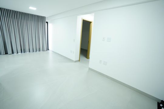 Apartamento à venda com 2 quartos, 66m² em Setor Bueno, Goiânia