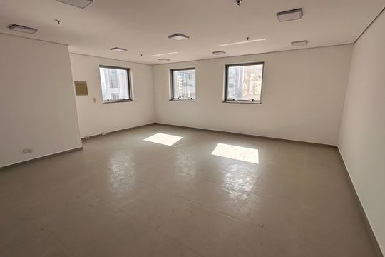 Kitnet/Studio à venda com 1 quarto, 33m² em Santo Amaro, São Paulo