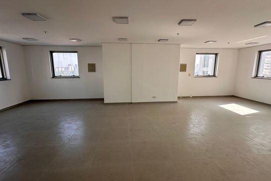 Kitnet/Studio à venda com 1 quarto, 33m² em Santo Amaro, São Paulo