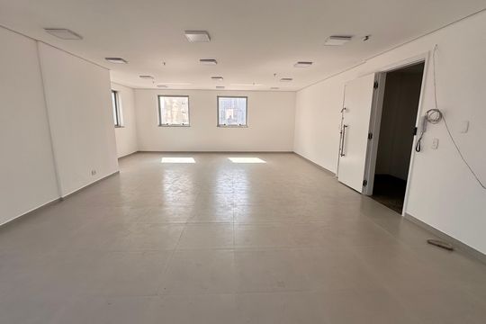 Kitnet/Studio à venda com 1 quarto, 33m² em Santo Amaro, São Paulo