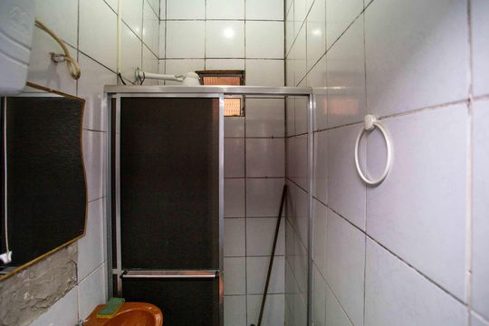 Banheiro de casa para alugar com 1 quarto, 25m² em Casa Grande, Diadema