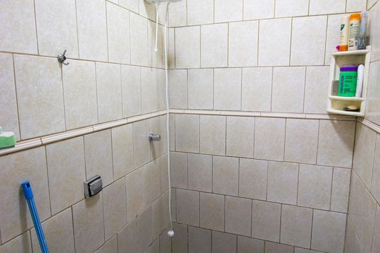 Banheiro da suíte de casa para alugar com 4 quartos, 800m² em Setor Habitacional Vicente Pires, Brasília