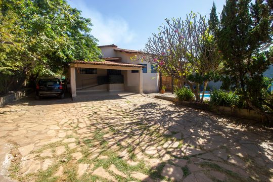 Casa para alugar com 4 quartos, 800m² em Setor Habitacional Vicente Pires, Brasília