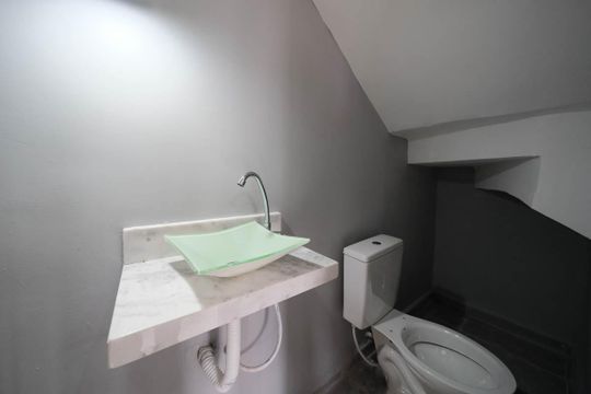 Lavabo de casa à venda com 3 quartos, 80m² em Vila Paranagua, São Paulo
