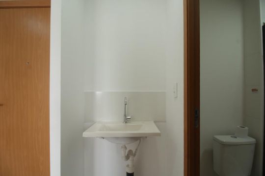 Banheiro de apartamento para alugar com 2 quartos, 38m² em Lapa de Baixo, São Paulo
