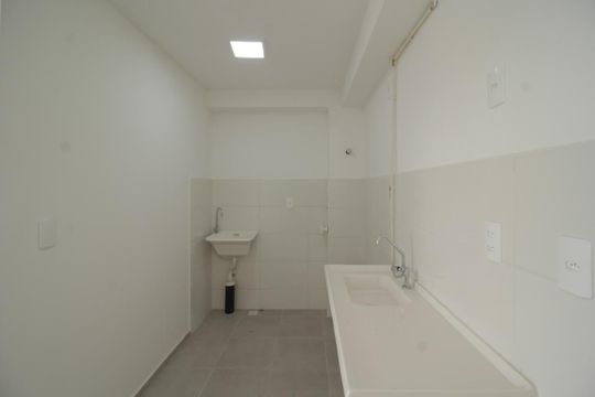 Cozinha e Área de Serviço de apartamento para alugar com 2 quartos, 38m² em Lapa de Baixo, São Paulo
