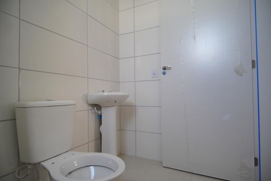 Banheiro de apartamento para alugar com 2 quartos, 49m² em Nova Sapucaia, Sapucaia do Sul
