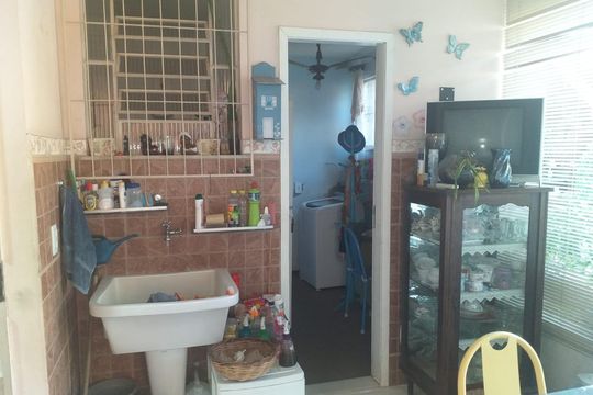Área de serviço de casa à venda com 4 quartos, 360m² em Jardim Sulacap, Rio de Janeiro