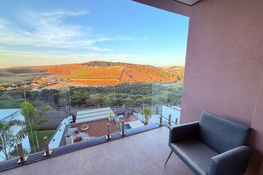 Varanda de casa para alugar com 4 quartos, 730m² em São Pedro, Juiz de Fora