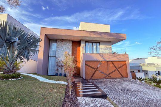 Fachada de casa para alugar com 4 quartos, 730m² em São Pedro, Juiz de Fora