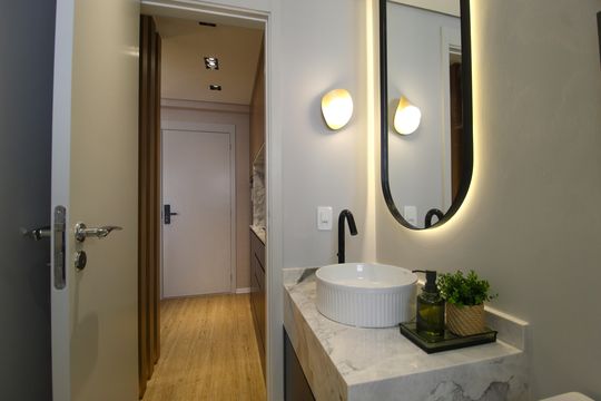 Banheiro de kitnet/studio para alugar com 1 quarto, 29m² em Indianópolis, São Paulo
