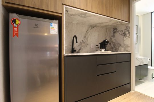 Cozinha de kitnet/studio para alugar com 1 quarto, 29m² em Indianópolis, São Paulo