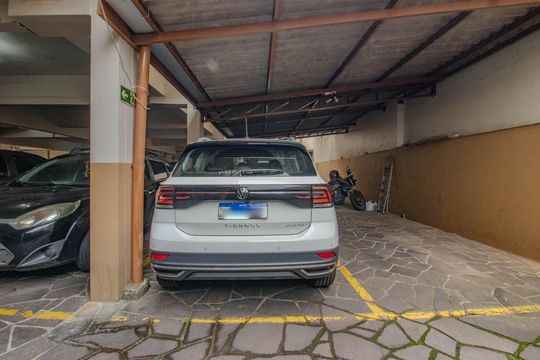 Garagem de apartamento à venda com 2 quartos, 66m² em Higienópolis, Porto Alegre