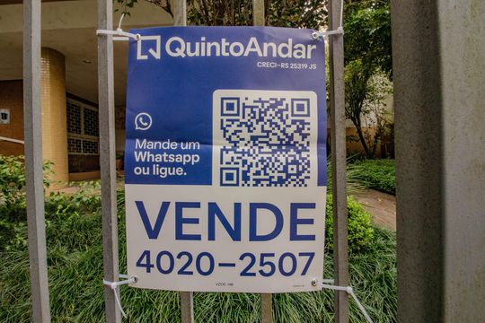 Plaquinha de apartamento à venda com 2 quartos, 66m² em Higienópolis, Porto Alegre