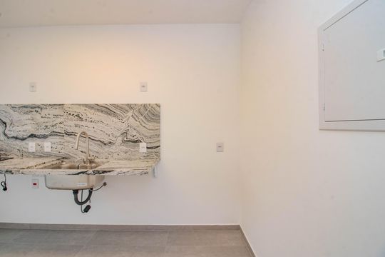 Cozinha e Área de Serviço de apartamento à venda com 2 quartos, 66m² em Higienópolis, Porto Alegre